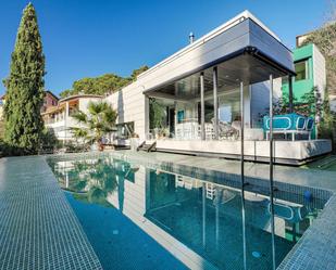 Swimming pool of House or chalet for sale in  Barcelona Capital  with Air Conditioner, Heating and Private garden