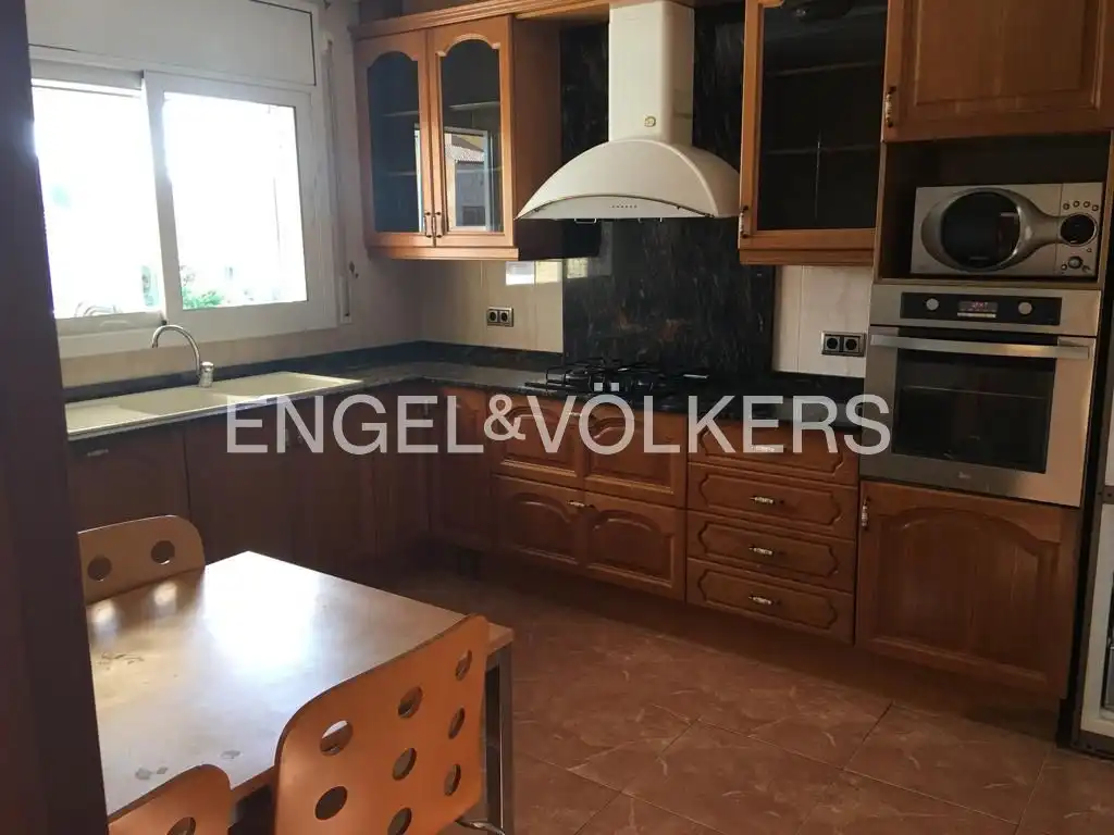 Cocina de Casa o chalet en venta en Sant Cugat Sesgarrigues con Aire acondicionado, Calefacción y Trastero