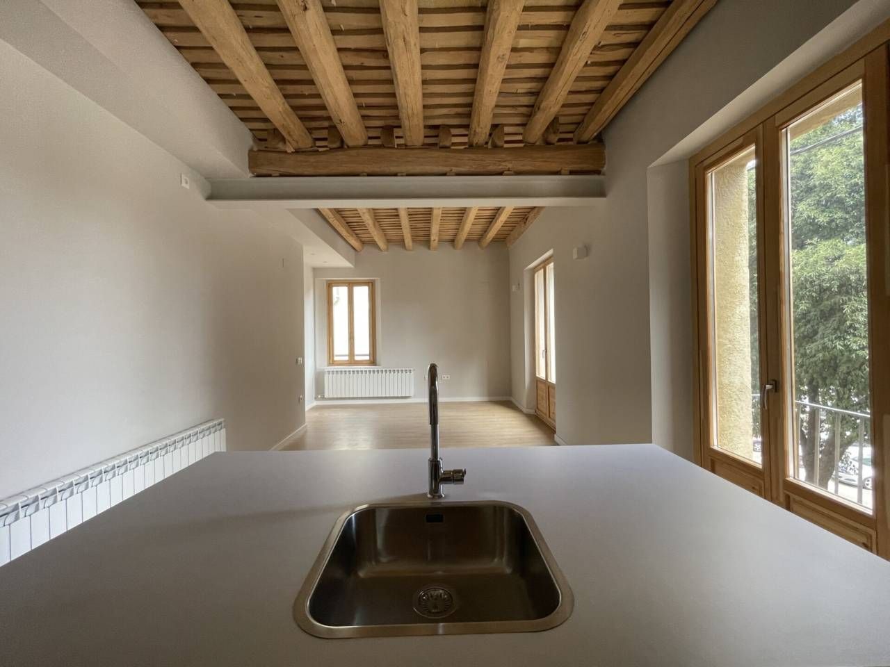 Cuina de Pis en venda en Vic amb Parquet, Balcó i Alarma