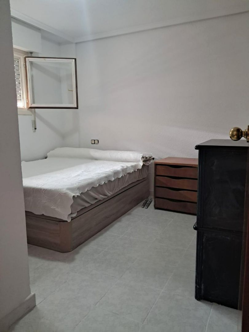 Bedroom of Flat for sale in Torrevieja  with Furnished