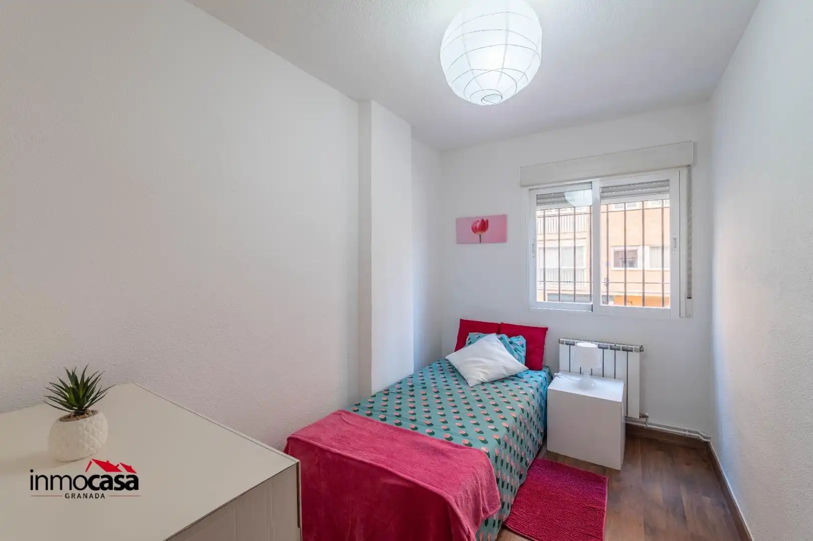Bedroom of Flat for sale in Granada  with Air Conditioner, Heating and Balcony