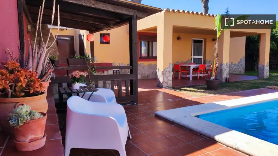 Terrassa de Apartament per a compartir en Chiclana de la Frontera amb Aire condicionat, Terrassa i Moblat