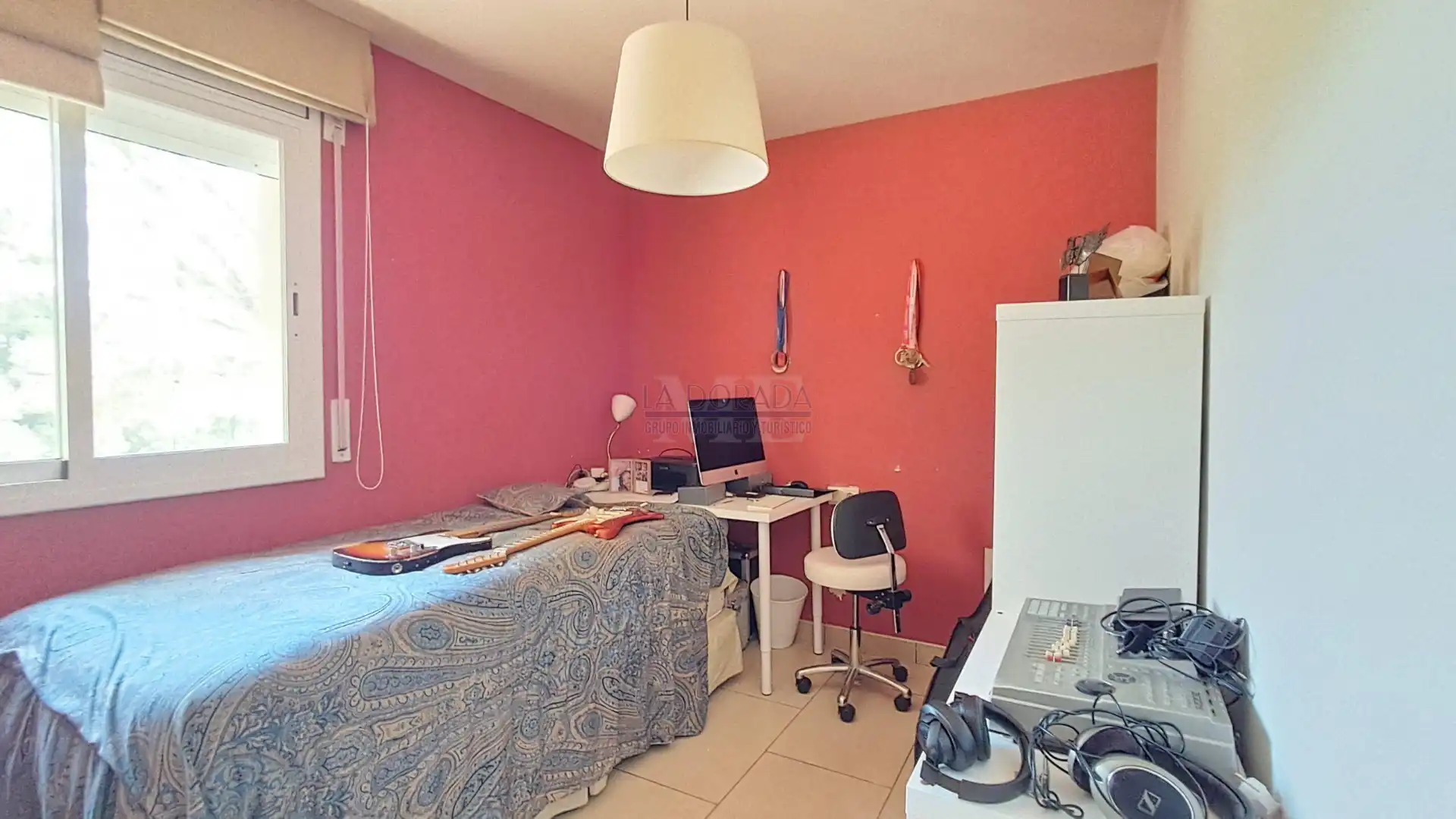 Habitación de Casa adosada en venta en Mont-roig del Camp con Aire acondicionado, Terraza y Trastero