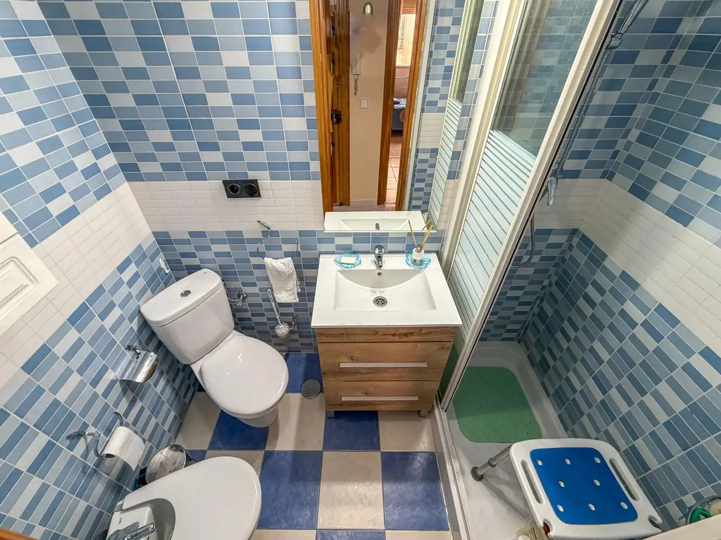 Baño de Piso en venta en Granada con Aire acondicionado, Calefacción y Terraza