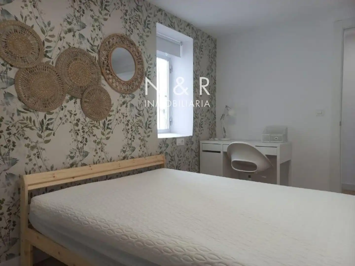 Habitación de Ático de alquiler en Santiago de Compostela  con Calefacción, Terraza y Amueblado