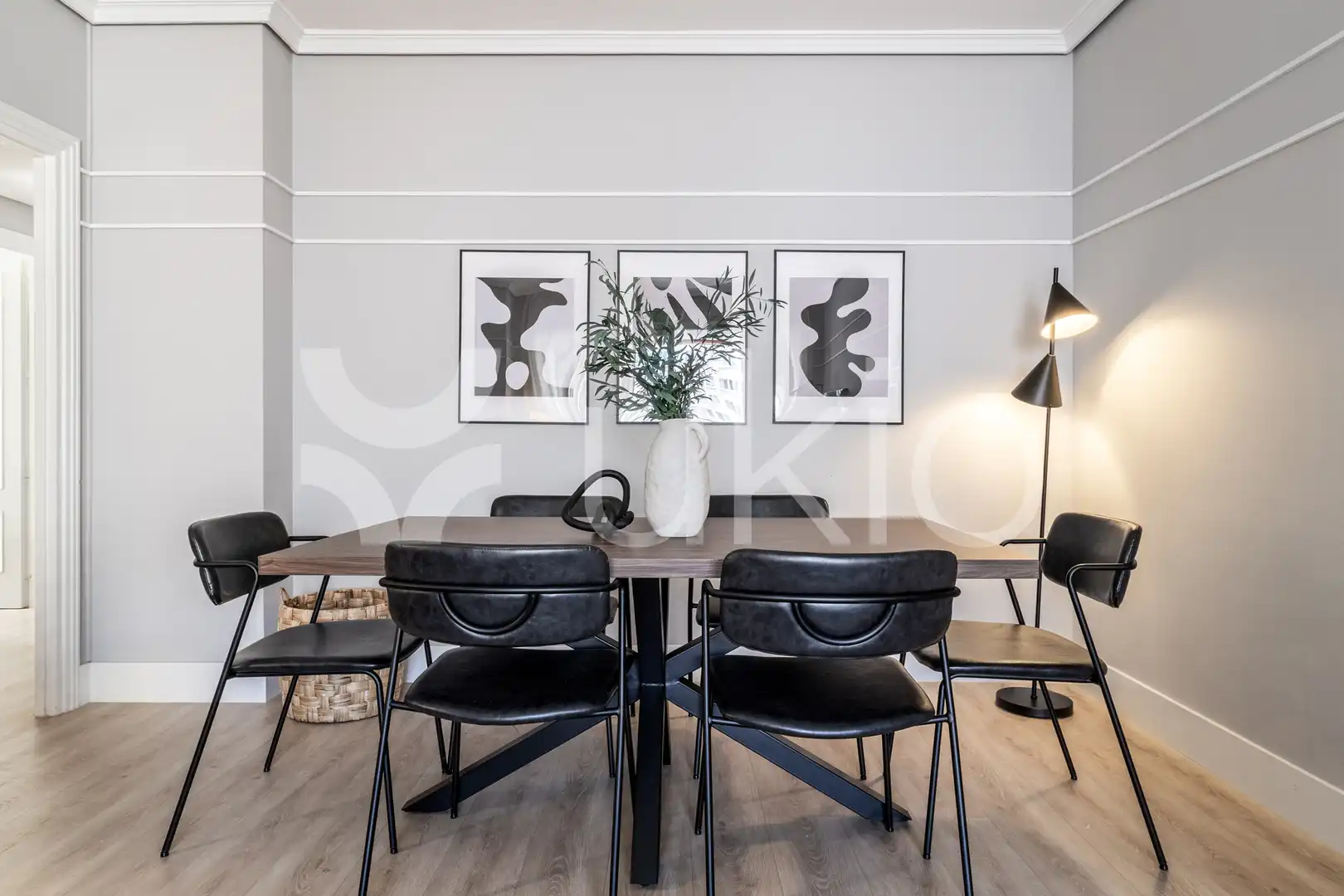 Menjador de Apartament de lloguer en Madrid amb Aire condicionat, Calefacció i Moblat