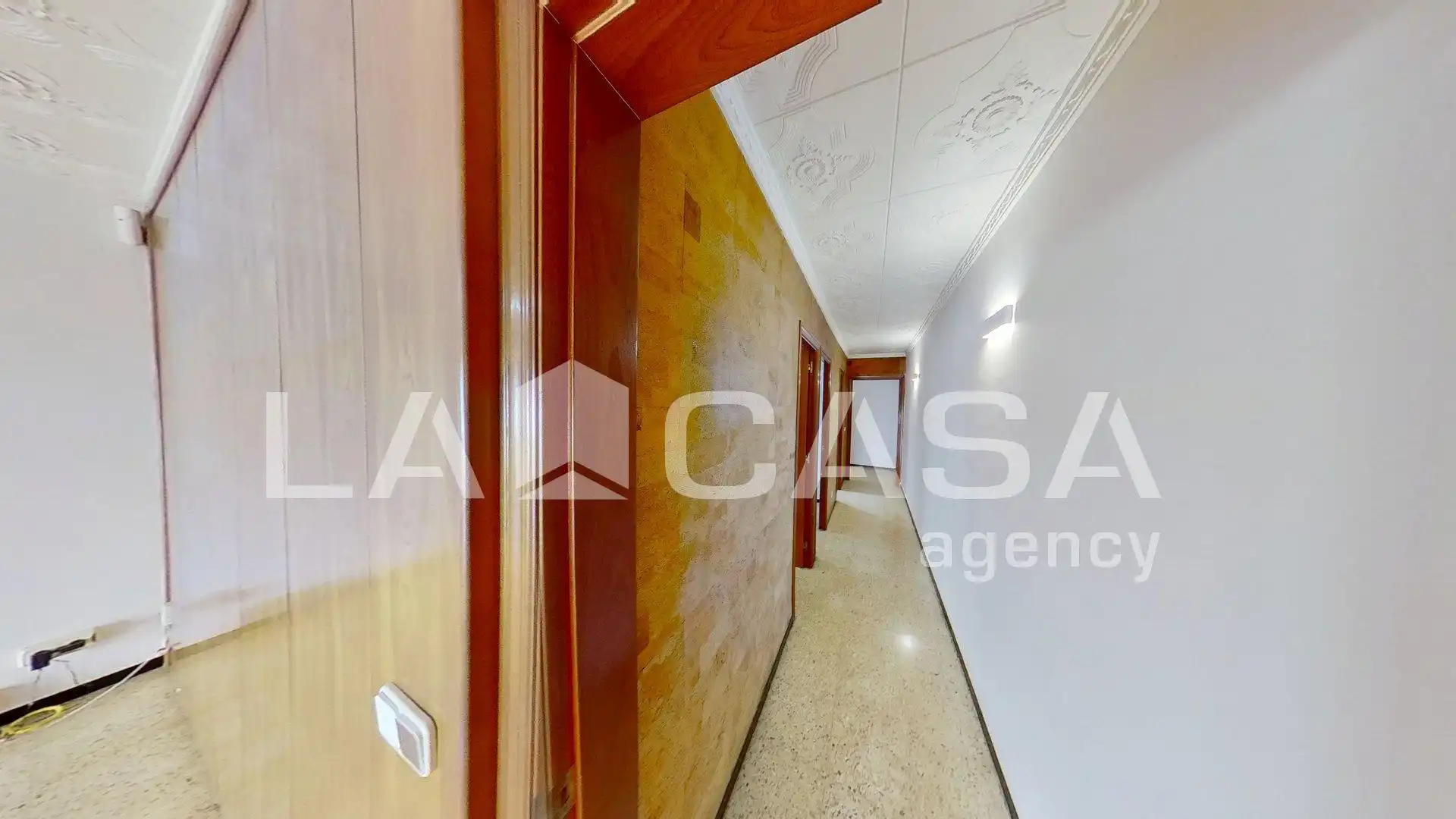 Flat for sale in Barcelona  with Balcony