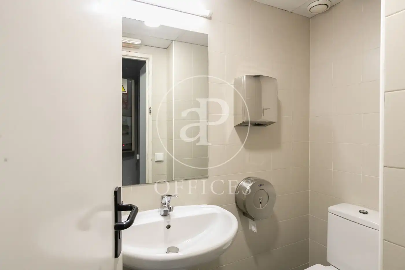 Office space with lift to rent in Carrer del Plom, imagen 68