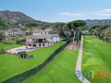 Chalet con balcón en venta en Carrer de la Mare de Deu de Montserrat