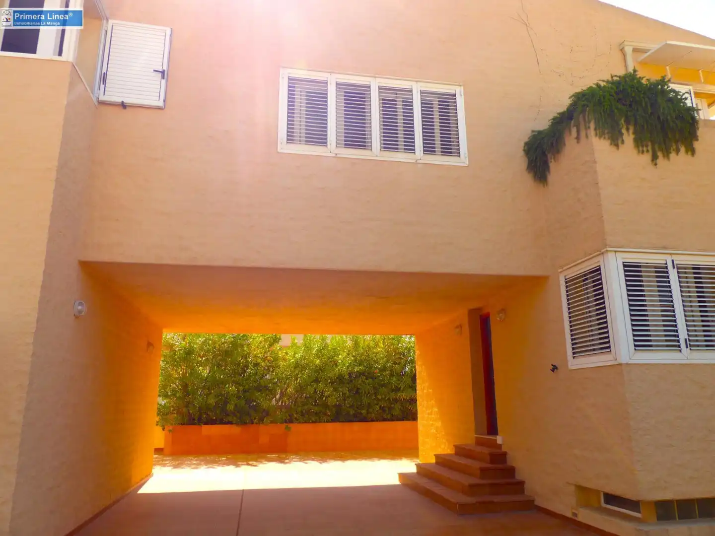 Vista exterior de Casa o chalet en venta en La Manga del Mar Menor con Jardín privado, Terraza y Trastero