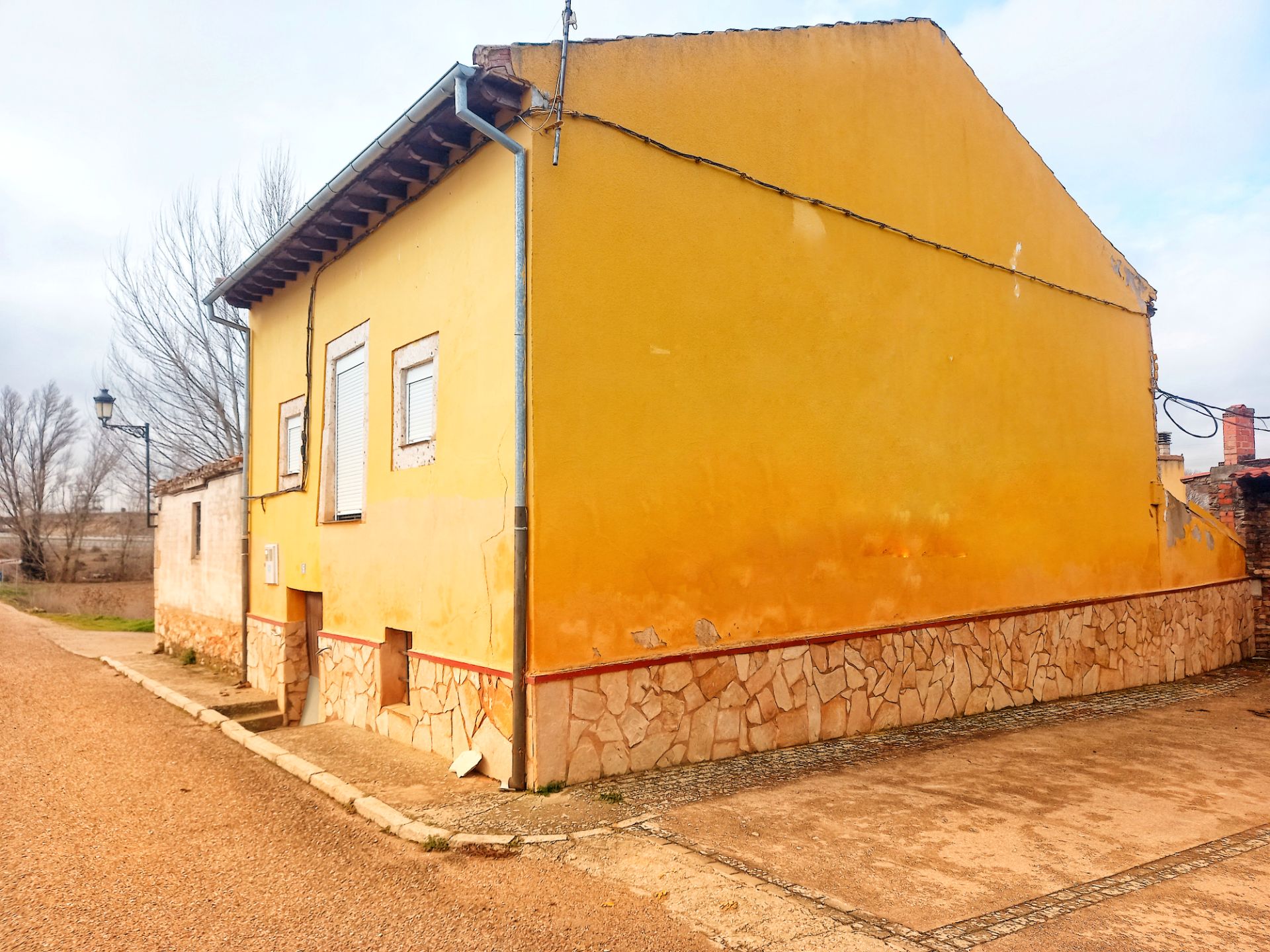 Exterior view of Single-family semi-detached for sale in Oquillas  with Heating, Parquet flooring and Furnished
