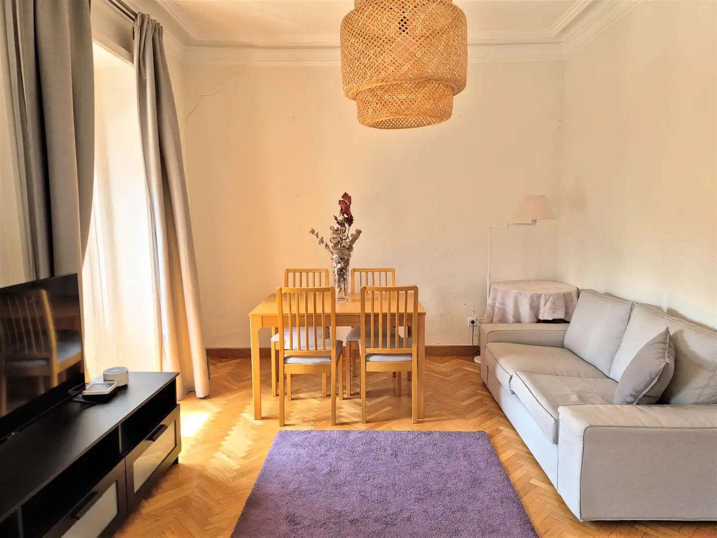 Living room of Flat for rent in Madrid  with Air Conditioner, Heating and Furnished