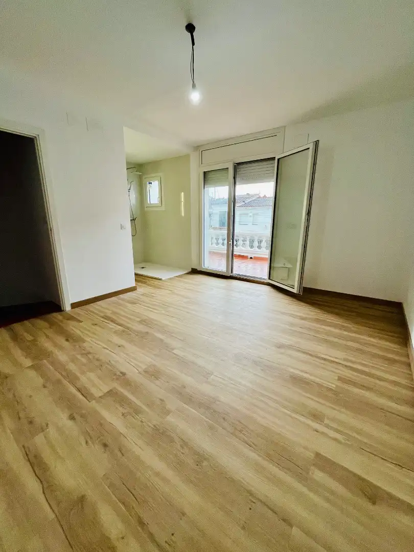 Sala d'estar de Dúplex en venda en Empuriabrava amb Parquet, Terrassa i Forn