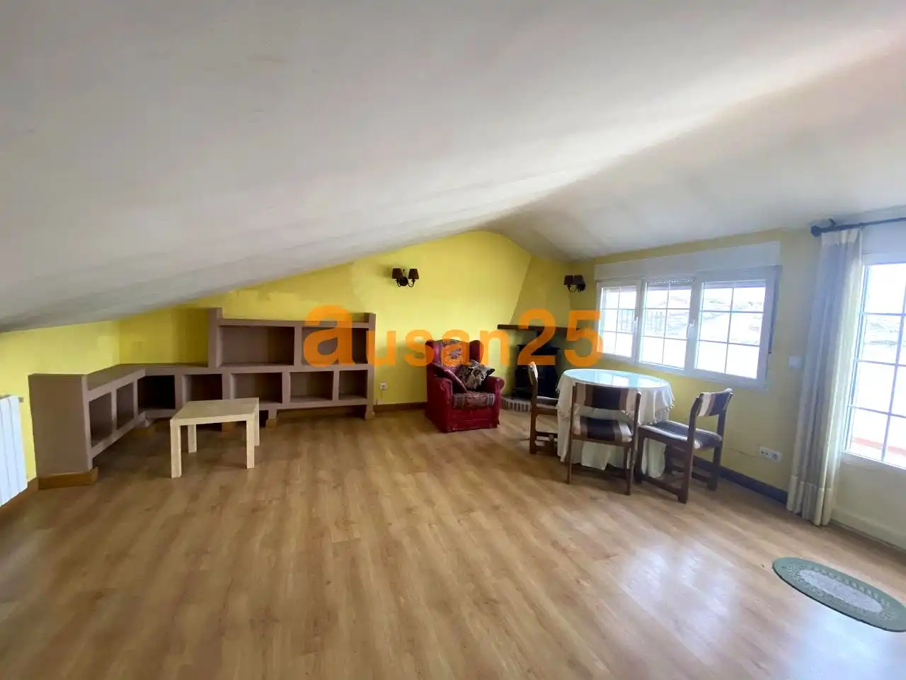 Haus oder Chalet zum Verkauf in Fresnillo de las Dueñas mit Heizung, Parkett und Terrasse