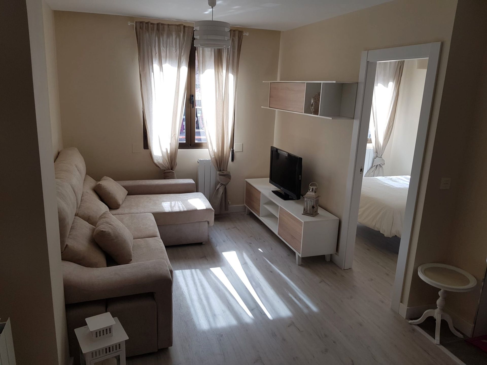 Living room of Flat for sale in  Zaragoza Capital  with Heating and Furnished
