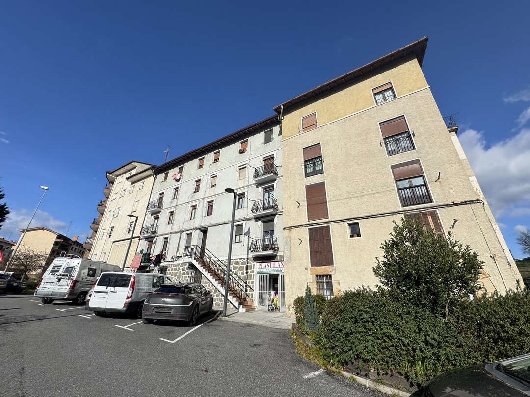 Außenansicht von Wohnung zum Verkauf in Zumarraga mit Heizung, Möbliert und Balkon