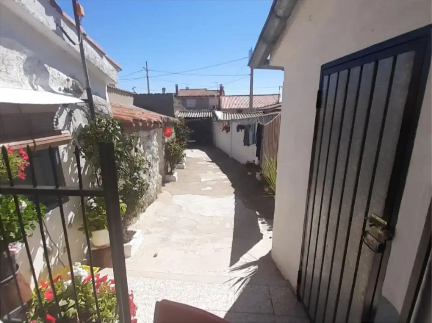 Vista exterior de Casa o chalet en venta en Peñausende con Trastero y Amueblado