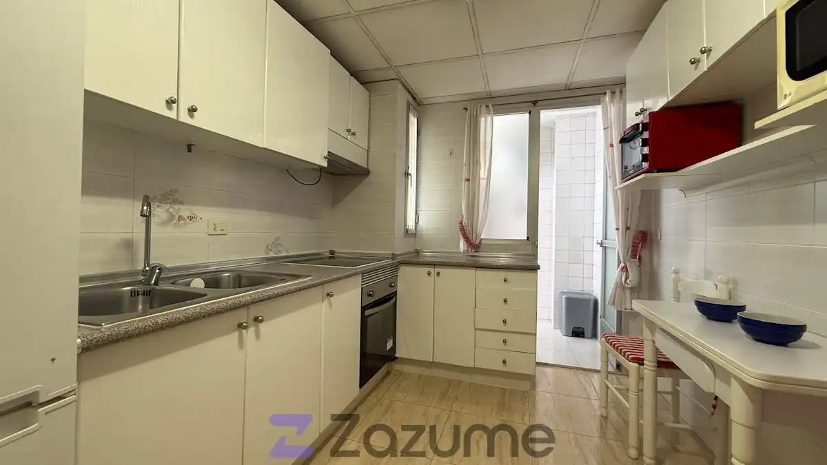 Cuina de Apartament de lloguer en Murcia amb Aire condicionat, Moblat i Forn