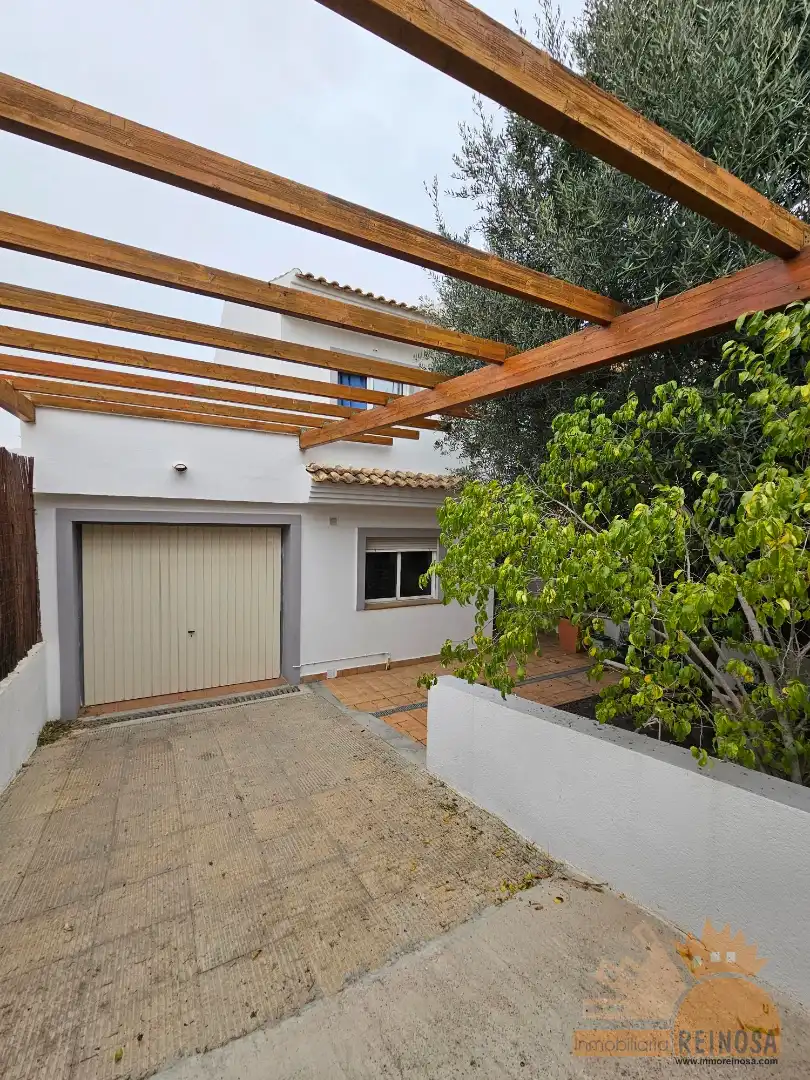 Außenansicht von Einfamilien-Reihenhaus zum Verkauf in Molina de Segura mit Klimaanlage, Heizung und Privatgarten