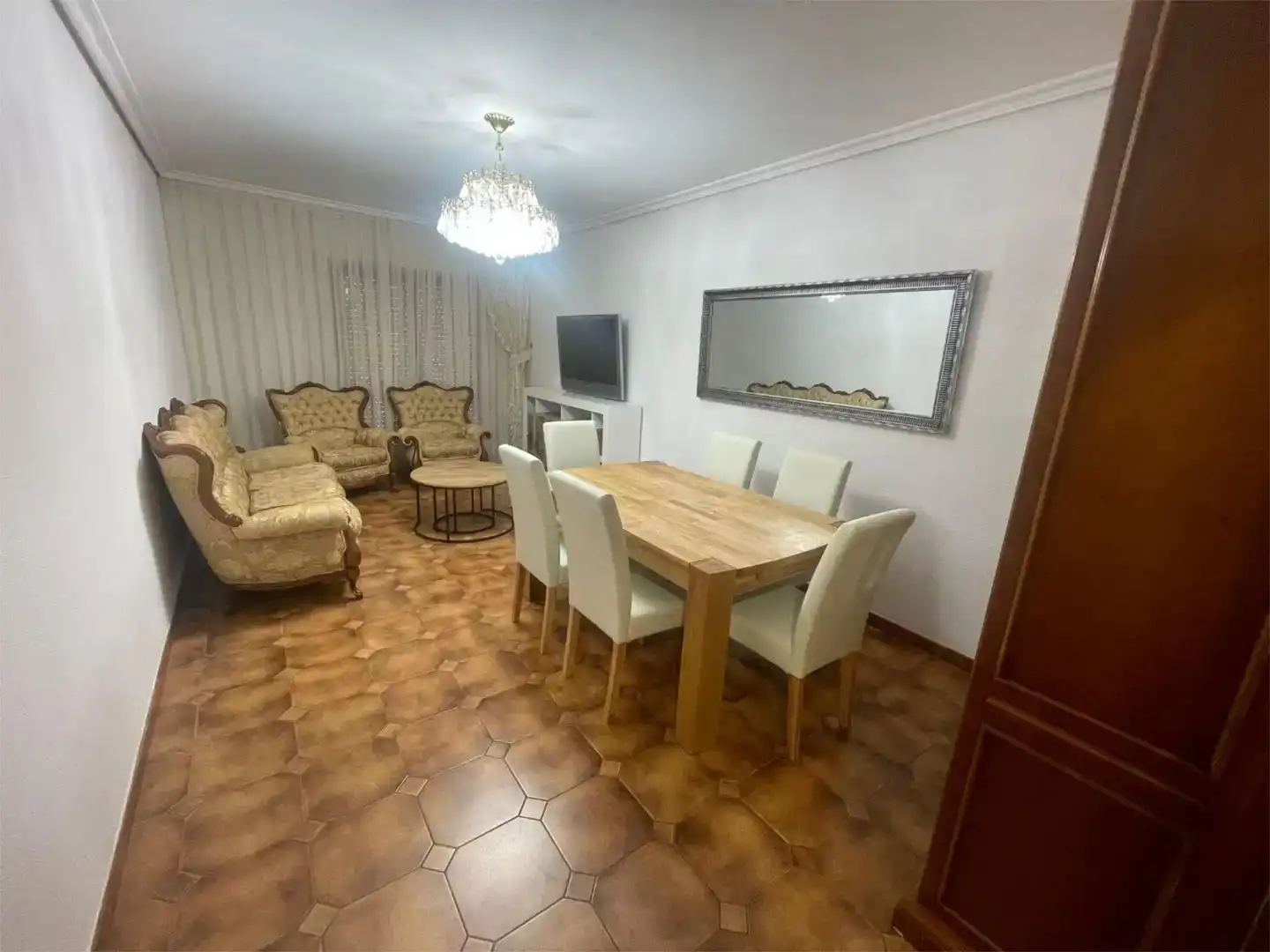 Comedor de Piso en venta en Nájera con Parquet, Amueblado y Balcón