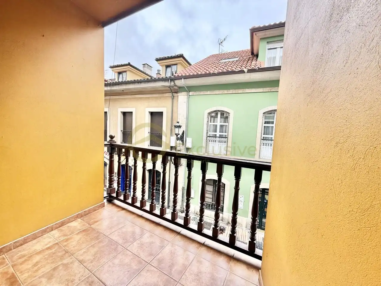 Terrassa de Casa adosada en venda en Avilés amb Calefacció, Jardí privat i Terrassa
