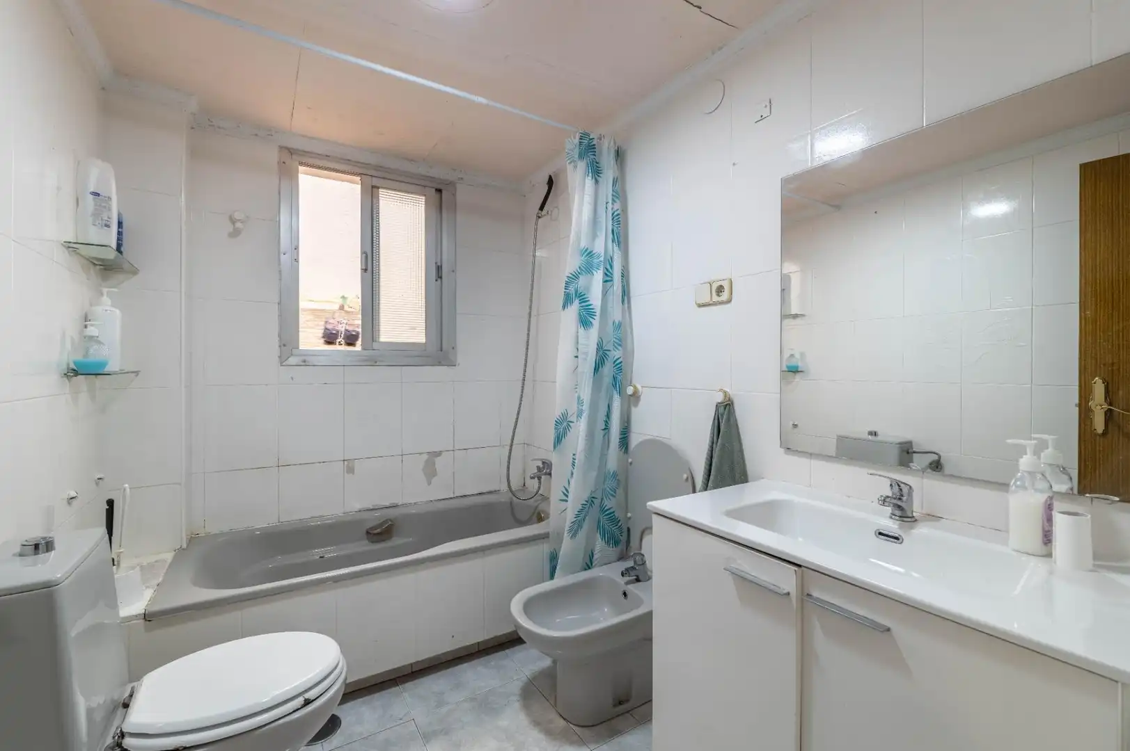 Bathroom of Flat for sale in Granada