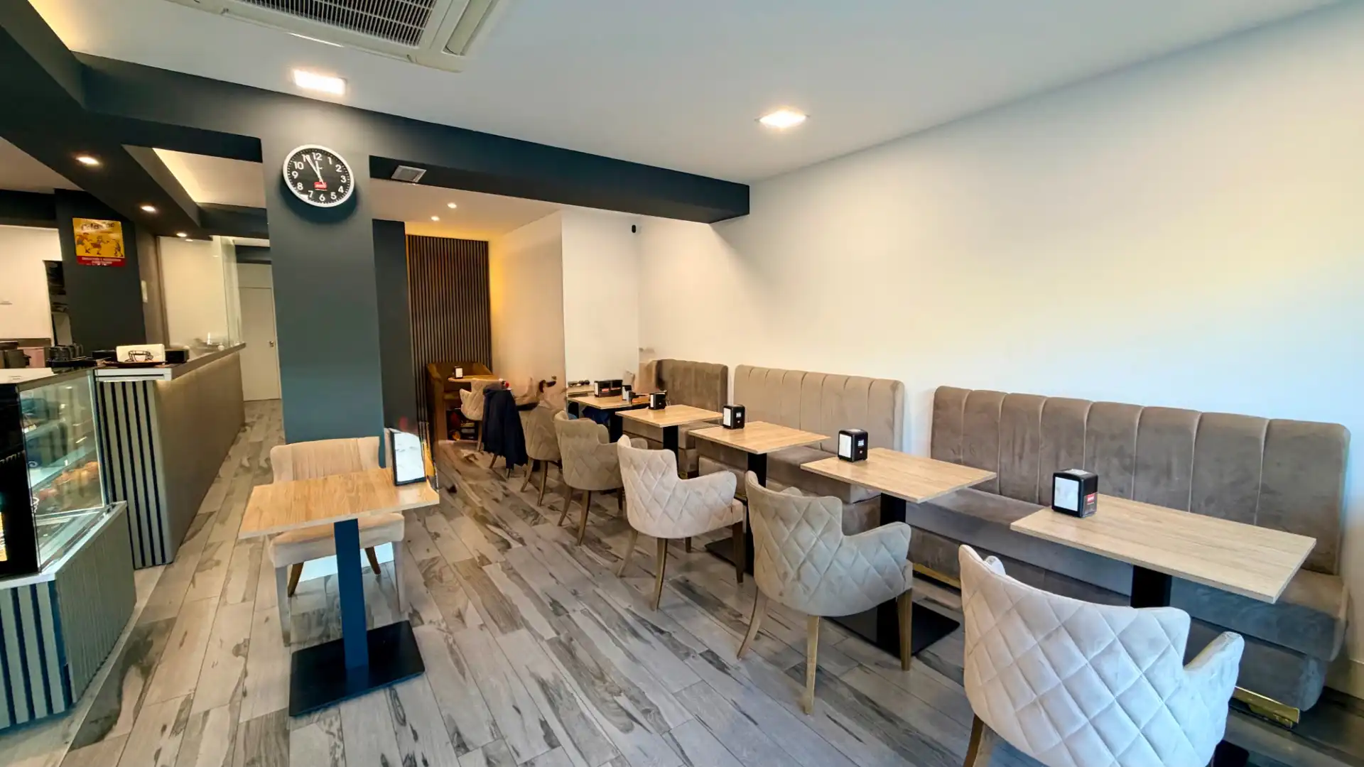 Comedor de Local en traspaso en Barcelona con Aire acondicionado, Amueblado y Alarma