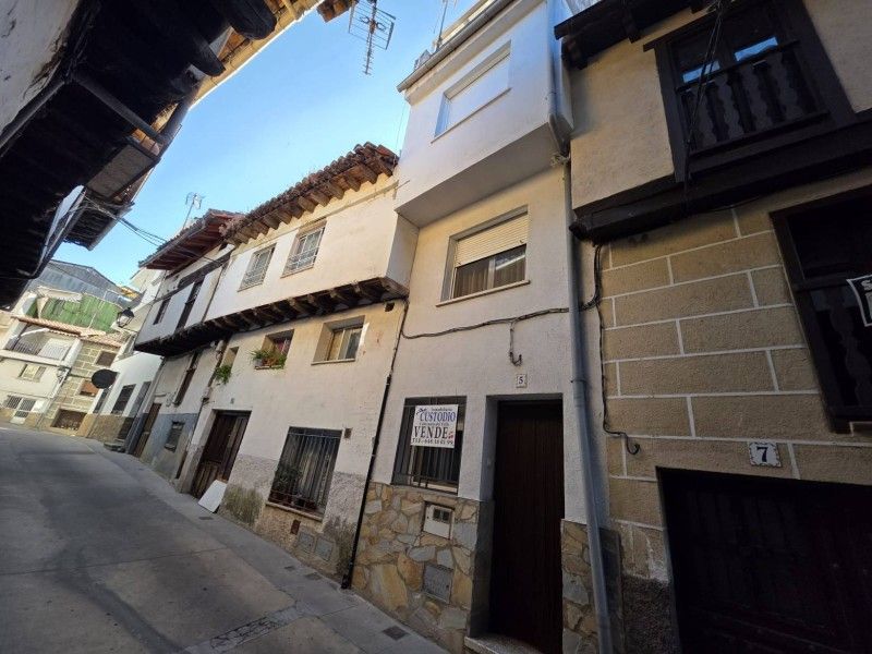 Vista exterior de Casa o xalet en venda en Cabezuela del Valle amb Jardí privat