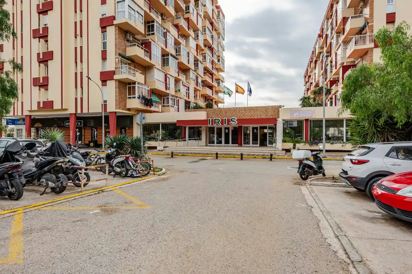 Vista exterior de Planta baixa en venda en Benalmádena amb Terrassa, Moblat i Piscina comunitària