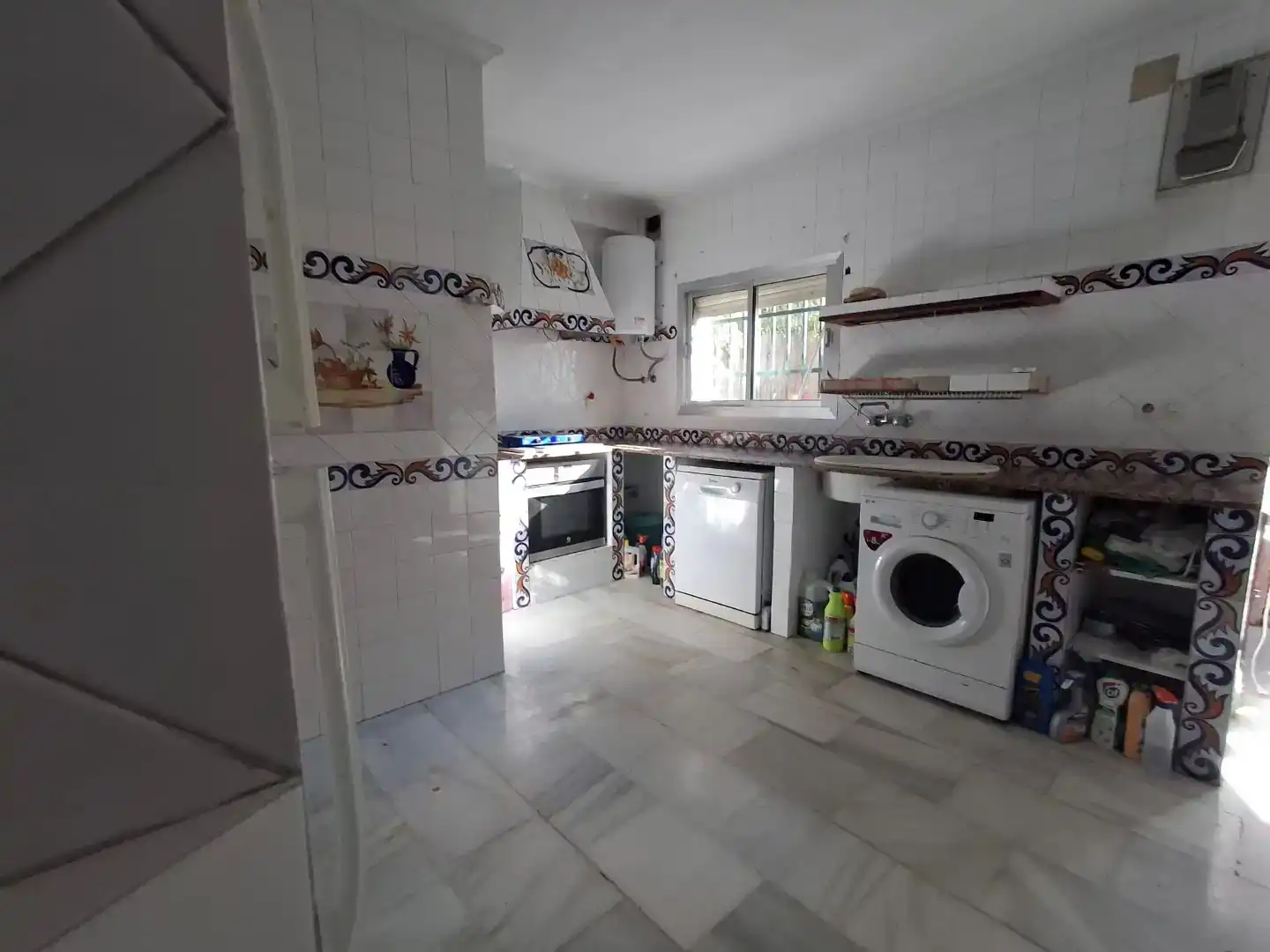 Cuina de Casa adosada en venda en  Sevilla Capital amb Aire condicionat i Piscina