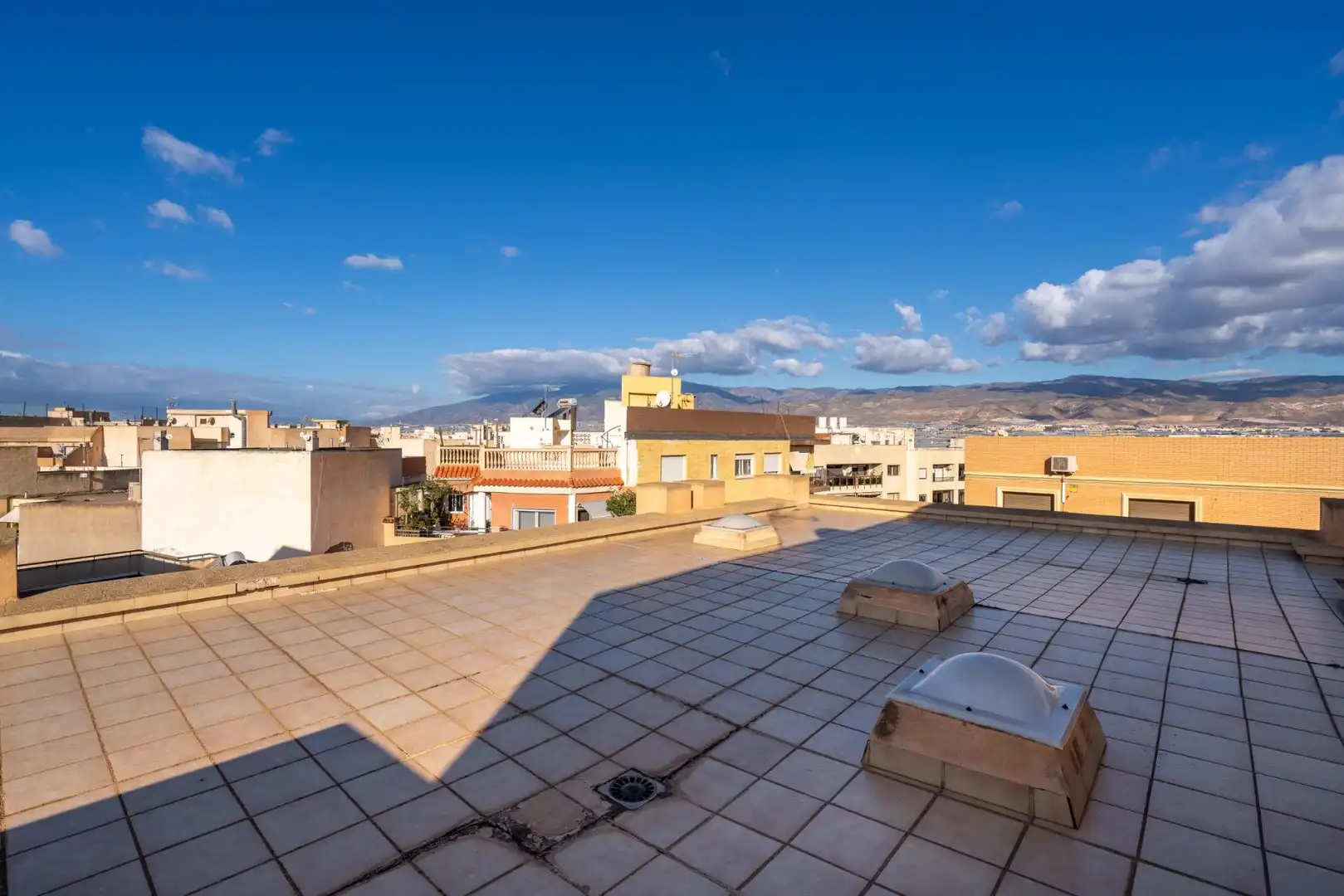 Terrasse von Gebäude zum Verkauf in Roquetas de Mar
