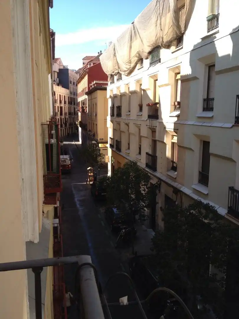 Vista exterior de Piso en venta en Madrid con Calefacción y Amueblado