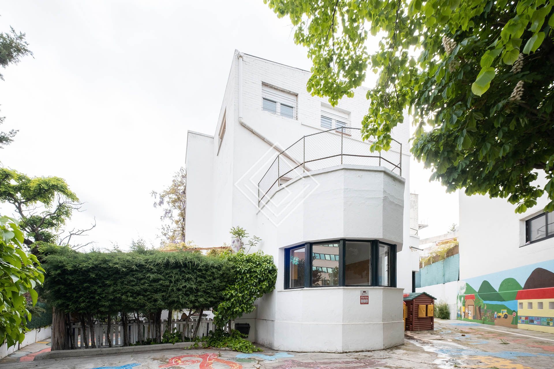 Vista exterior de Casa o xalet en venda en  Madrid Capital amb Jardí privat