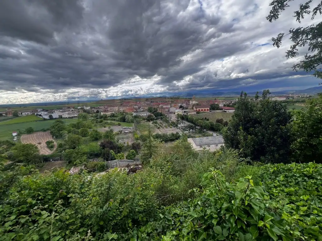 Vista exterior de Edificio en venta en Rodezno