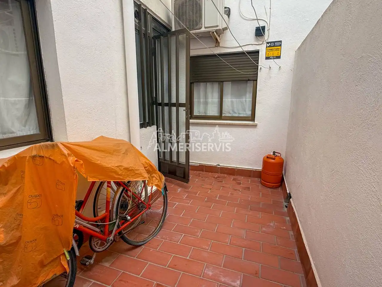 Terraza de Piso en venta en El Ejido con Aire acondicionado y Amueblado
