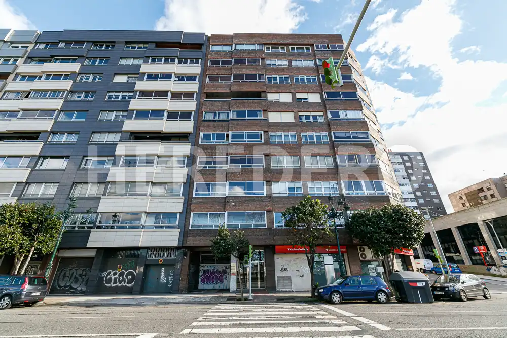 Außenansicht von Wohnung zum Verkauf in Vigo  mit Heizung und Parkett