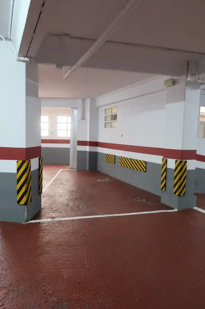Aparcament de Pis en venda en A Coruña Capital  amb Aire condicionat, Calefacció i Parquet