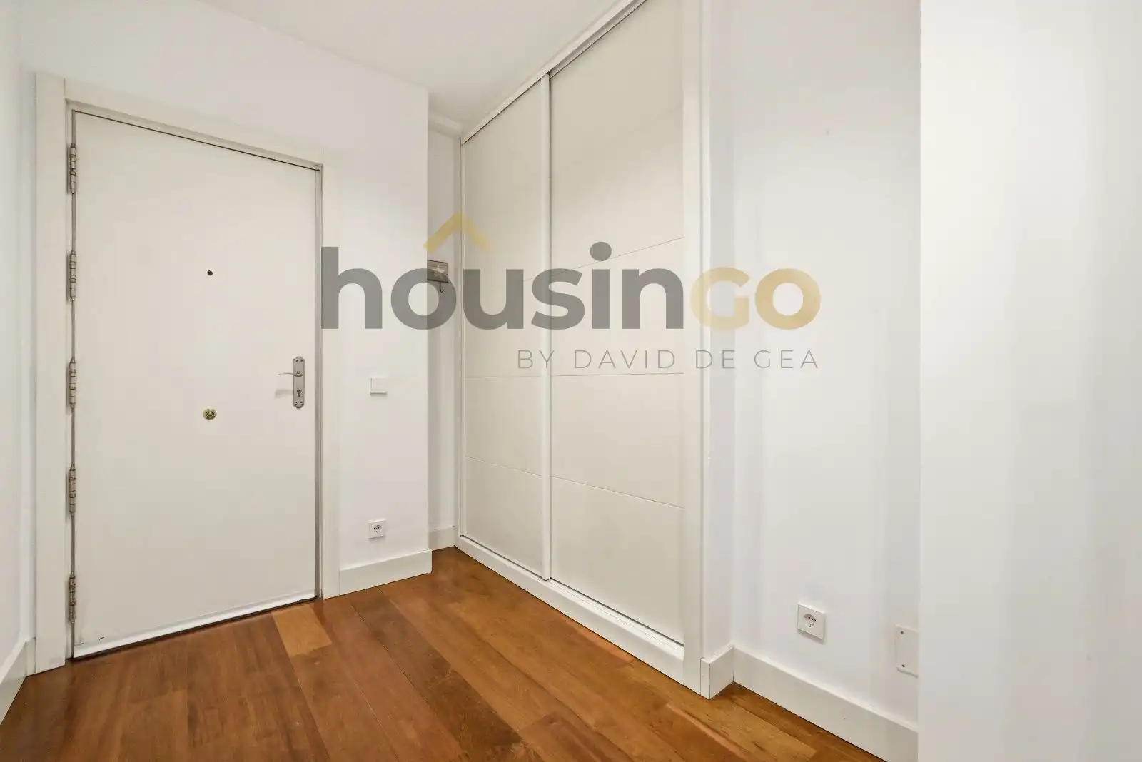 Bedroom of Flat for sale in Madrid  with Air Conditioner, Heating and Storage room