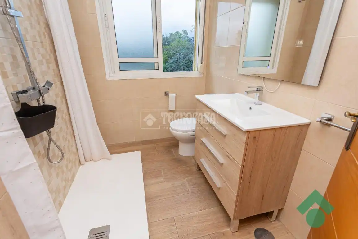 Bathroom of Flat for sale in Algeciras