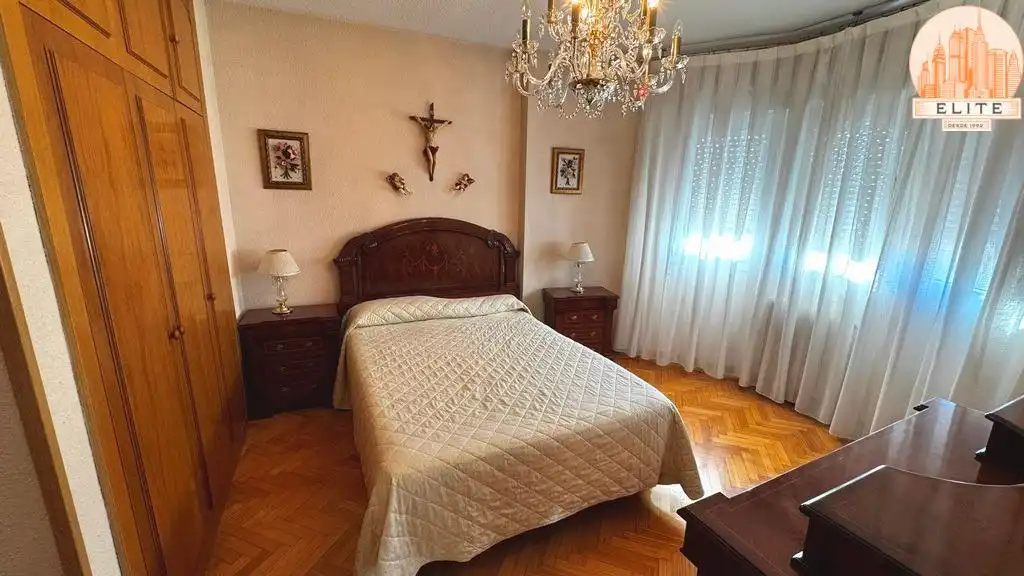 Habitación de Casa adosada en venta en Torrejón de la Calzada con Aire acondicionado, Calefacción y Jardín privado