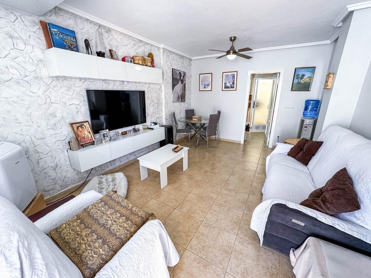 Living room of Single-family semi-detached for sale in Torrevieja  with Air Conditioner, Private garden and Terrace