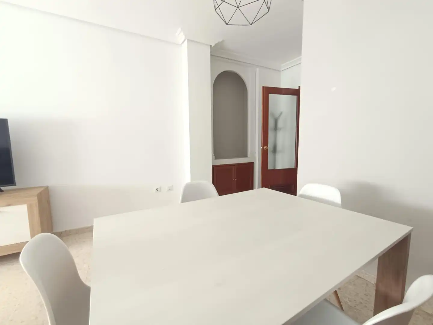 Comedor de Piso de alquiler en  Córdoba Capital con Aire acondicionado, Terraza y Amueblado