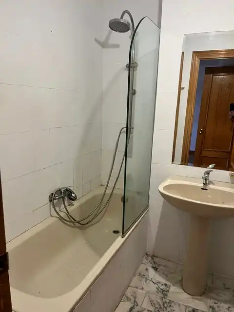 Bany de Casa o xalet en venda en Las Rozas de Madrid amb Calefacció, Jardí privat i Parquet