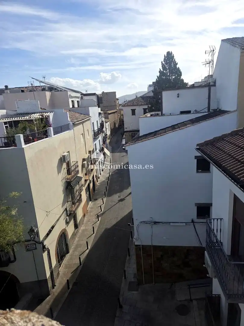 Vista exterior de Casa adosada en venda en Jaén amb Terrassa i Balcó