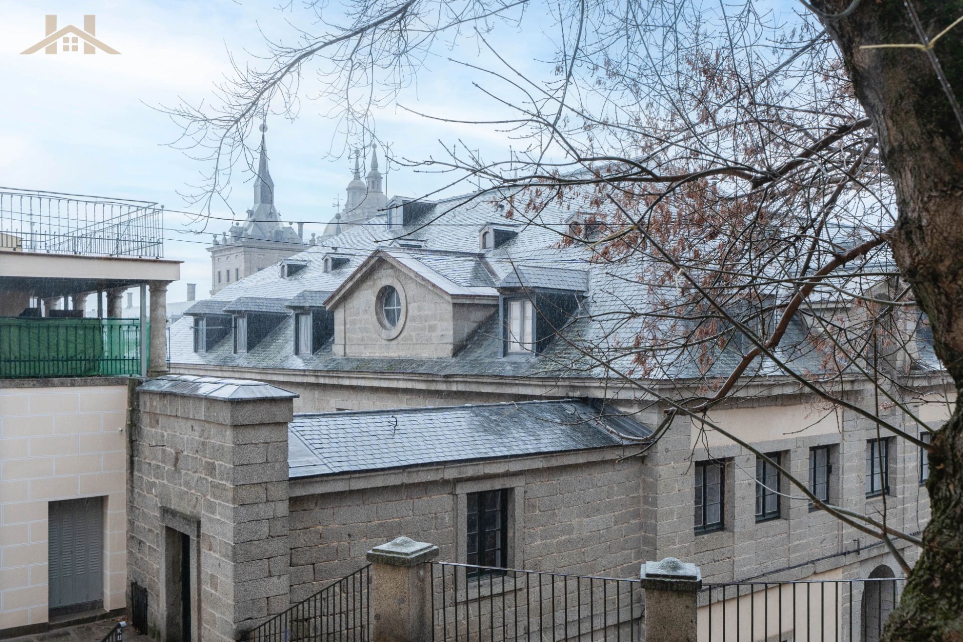 Exterior view of Flat for sale in San Lorenzo de El Escorial  with Heating