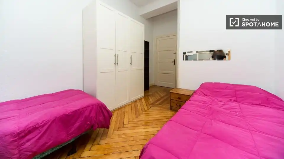 Room in Universidad - Malasaña