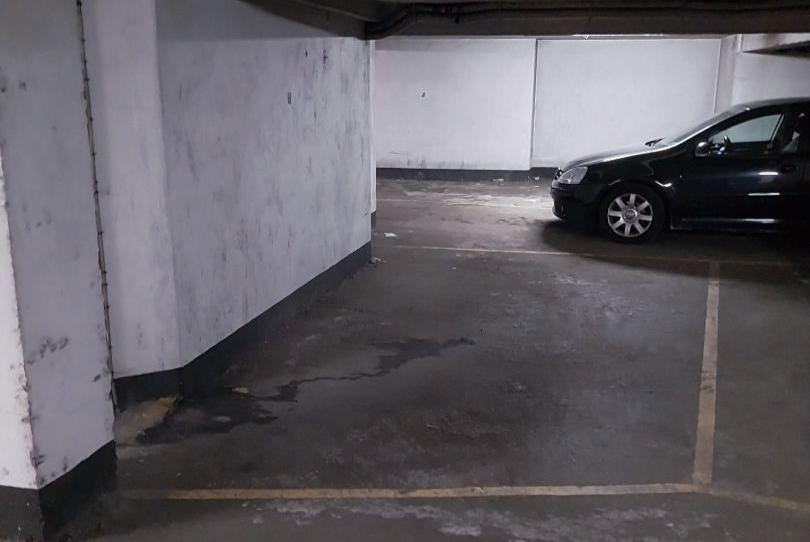 Photo 1 of Garage for sale in Rúa de Gerona, 1, Praza Independencia, Pontevedra