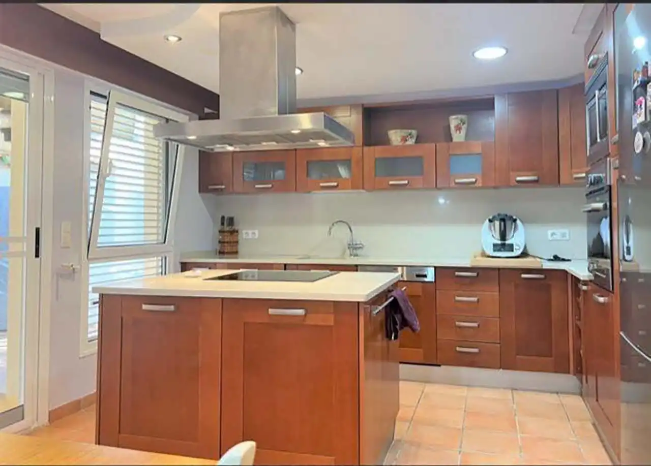 Cocina de Casa o chalet de alquiler en Benicasim / Benicàssim con Aire acondicionado, Calefacción y Jardín privado