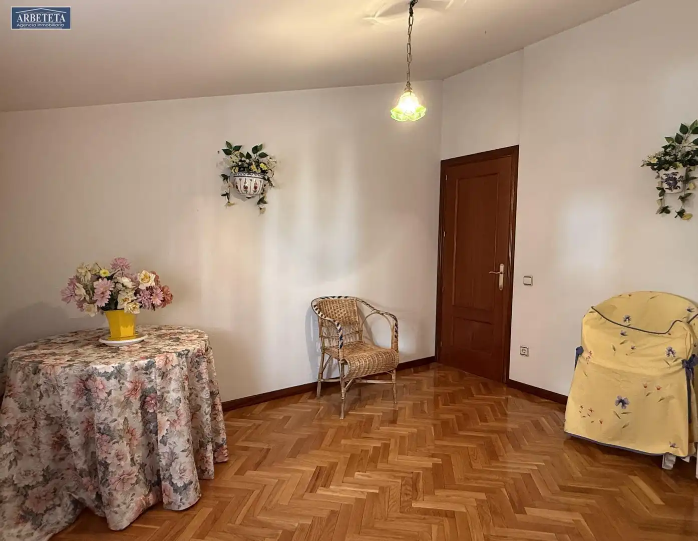 Wohnzimmer von Einfamilien-Reihenhaus zum Verkauf in Guadalajara mit Heizung, Parkett und Terrasse