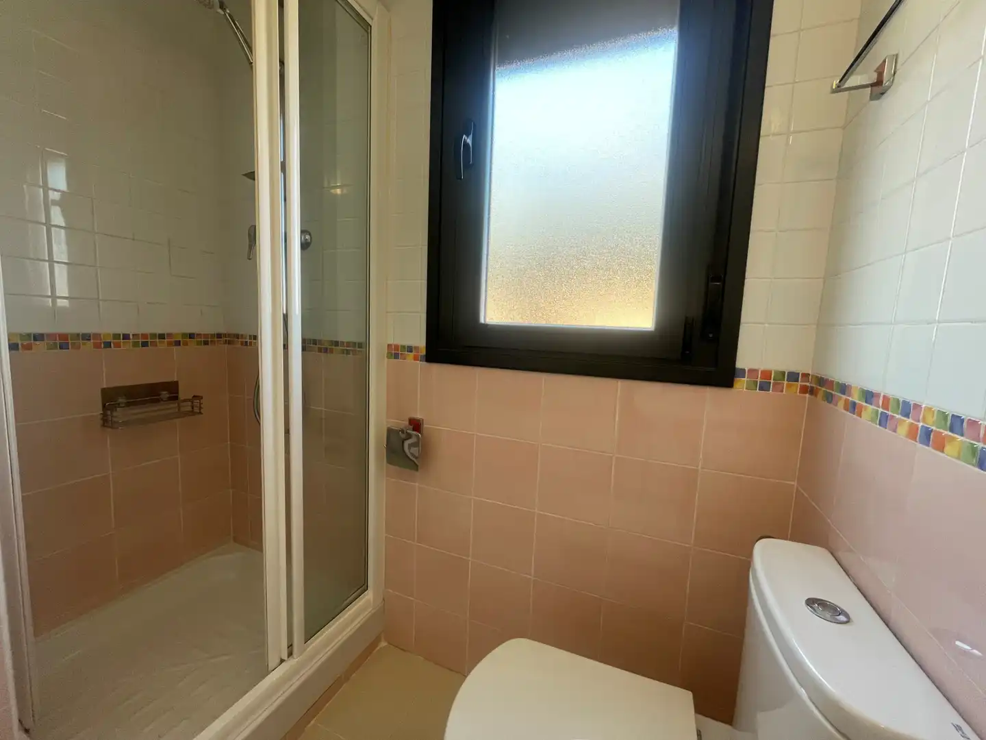 Bany de Apartament de lloguer en Alcalá de Henares amb Aire condicionat i Moblat